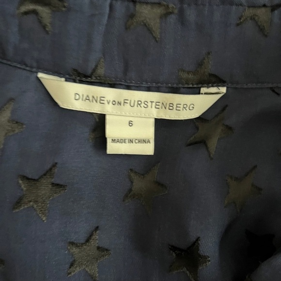 Diane von Furstenberg - Lorelei Star USA Embellished Sheer Blouse Sz 6 - Picture 8 of 8